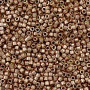 Miyuki Perlen 11/0 delica's Duracoat galvanized champagne DB-2504