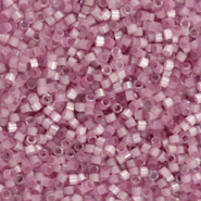 Miyuki Perlen 11/0 delica's Silk satin dyed orchid silk rose DB-1806