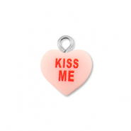 Anh&auml;nger aus Resin Heart "KISS ME" Light pink-red