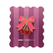 BY31&reg; Zierkarte mit Anstecker Bow with Cherries Burgundy red-hot pink-moss green-gold