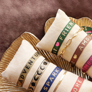 Inspirationsets Angesagte Schmuckdesigns mit Textschmuckband