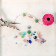 Inspirationsets Inspirationen: Mit Natursteinperlen in Blumenform Schmuck designen