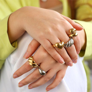 Inspirationsets Edelstahl-Ohrstecker und Ringe im Trend