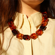 Inspirationsets Trendige Ketten und Armbänder mit Acrylperlen gestalten