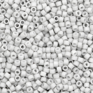 Miyuki Perlen 11/0 delica's Opaque matte light smoke grau