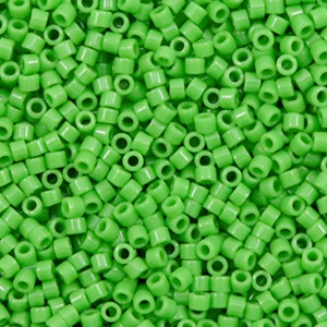 Miyuki Perlen 11/0 delica's Opaque green