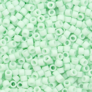 Miyuki Perlen 11/0 delica's Opaque matte light mint green