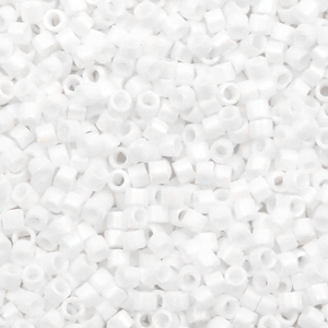 Miyuki Perlen 11/0 delica's Opaque white