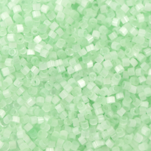 Miyuki Perlen 11/0 delica's Silk satin mint green DB-828