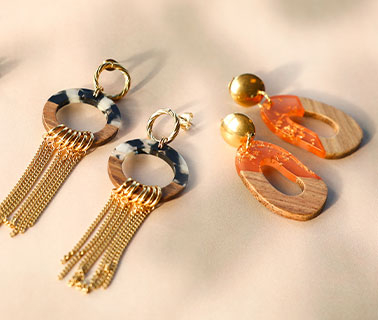 Anh&auml;nger und Perlen aus Resin / Velvet 