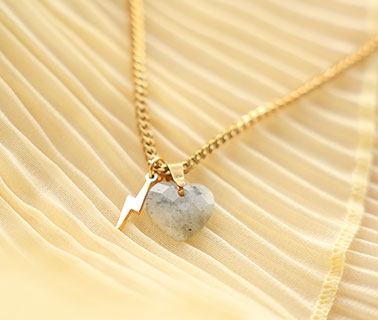 Neue Serie von Anh&auml;ngern aus Naturstein