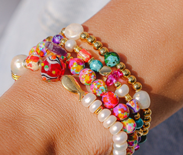 Neu eingetroffen: neue Serie mit Keramikperlen