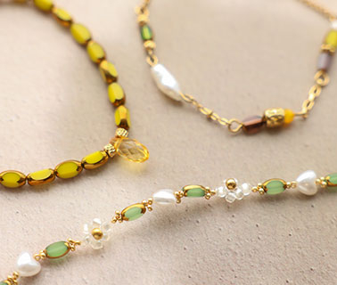 Entdecken Sie jetzt! Neue Glasperlen oval goldfarben ger&auml;ndert