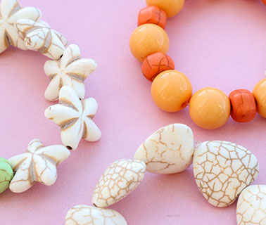 Sommerliche Serie mit trendigen Keramikperlen