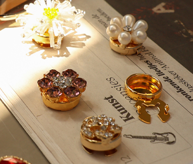 Neue Serie dekorativer Knopf-&Uuml;berz&uuml;ge