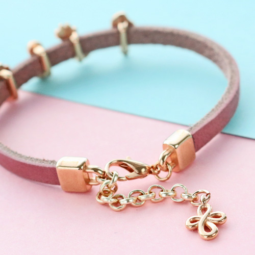 Herrliche Armb&auml;nder abgerundet mit Anh&auml;ngern, Zubeh&ouml;r und Schieber aus DQ Metall