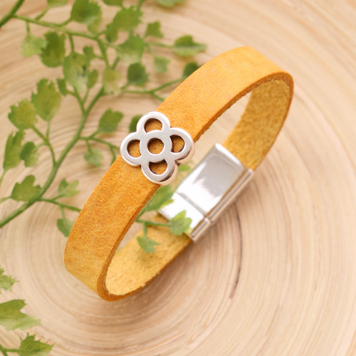 Wie mache ich ein echtes Statement-Armband mit flach Leder DQ?