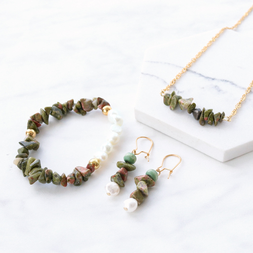 Mit dieser Inspiration machen Sie fantastischen Schmuck aus Chips Stone Perlen