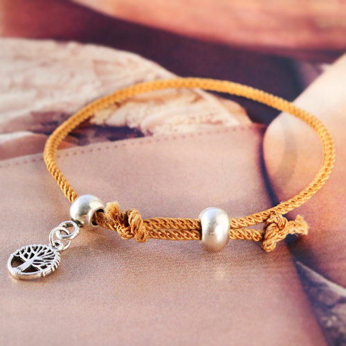 Die Herstellung von Armb&auml;ndern mit der DQ Trendy Kordel gewebt ist einfach: 