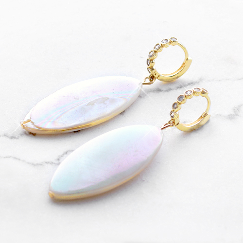 Lassen Sie sich von unserem Schmuck aus Muschel Perlen inspirieren: