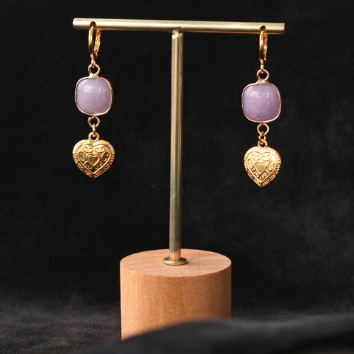 Machen Sie sch&ouml;ne Ohrringe und Armb&auml;nder mit Natursteinanh&auml;ngern und Zwischenst&uuml;cken.