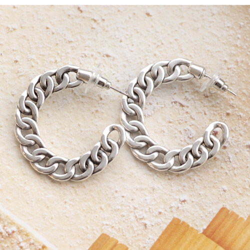 Kreieren Sie selbst trendy Statement Schmuck mit der neuen DQ Metall Ohrringe Kollektion