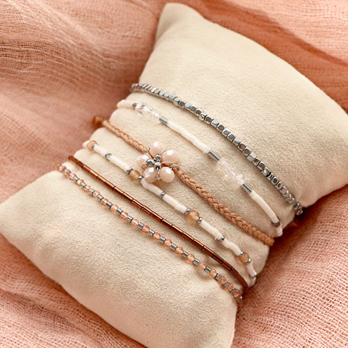 Verwenden Sie diese H&auml;matitperlen f&uuml;r Ihre neue Armbandkollektion