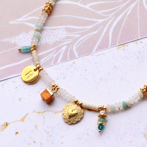 Lassen Sie sich zu Schmuckdesigns mit Natursteinanh&auml;ngern inspirieren