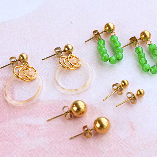 Wie Sie aus kleinen Ohrsteckern Statement-Ohrringe werden! 