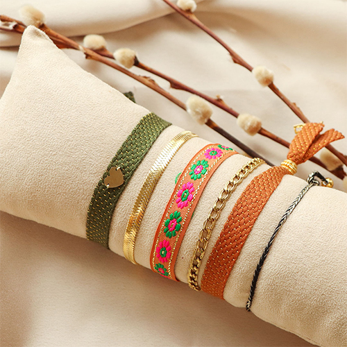 Einfach umsetzbare Schmuckideen mit textilen Schmuckb&auml;ndern