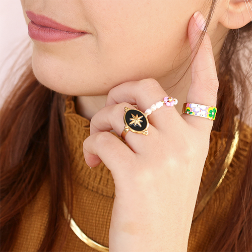 Verwenden Sie Schmuckdisplays f&uuml;r Ringe, um sie wirksam zu Pr&auml;sentation