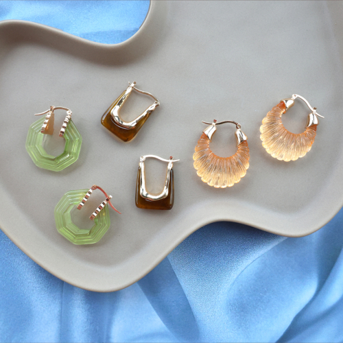 Neue Ideen! Resin-Ohrringe trendig tragen. 