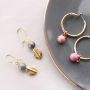 Schmuck in Trendfarben und mit goldenen Details aus neuen Jade Natursteinperlen