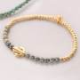 Schmuck in Trendfarben und mit goldenen Details aus neuen Jade Natursteinperlen